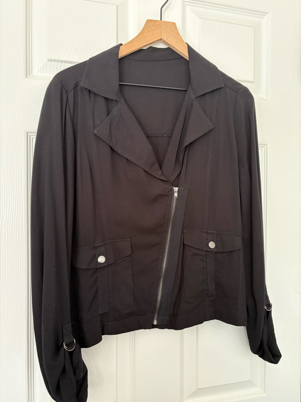 unbranded black zip up jacket size M